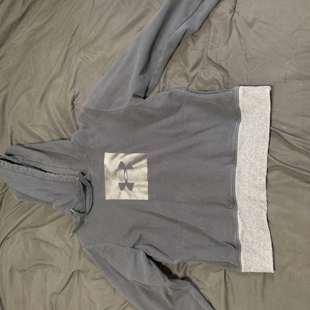 Under Armor Sweatshirt